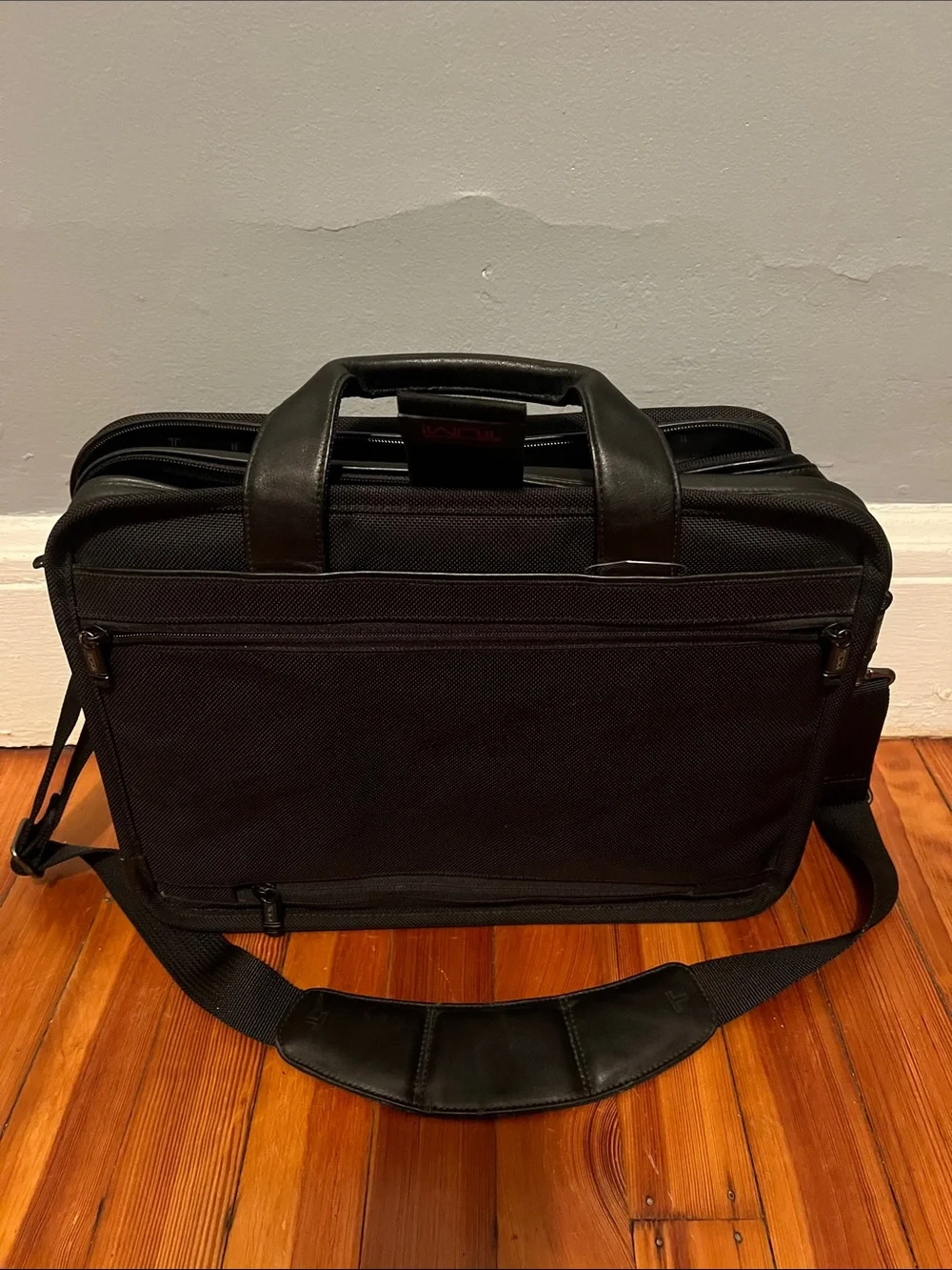 Tumi Black Leather Laptop Briefcase with Shoulder Strap